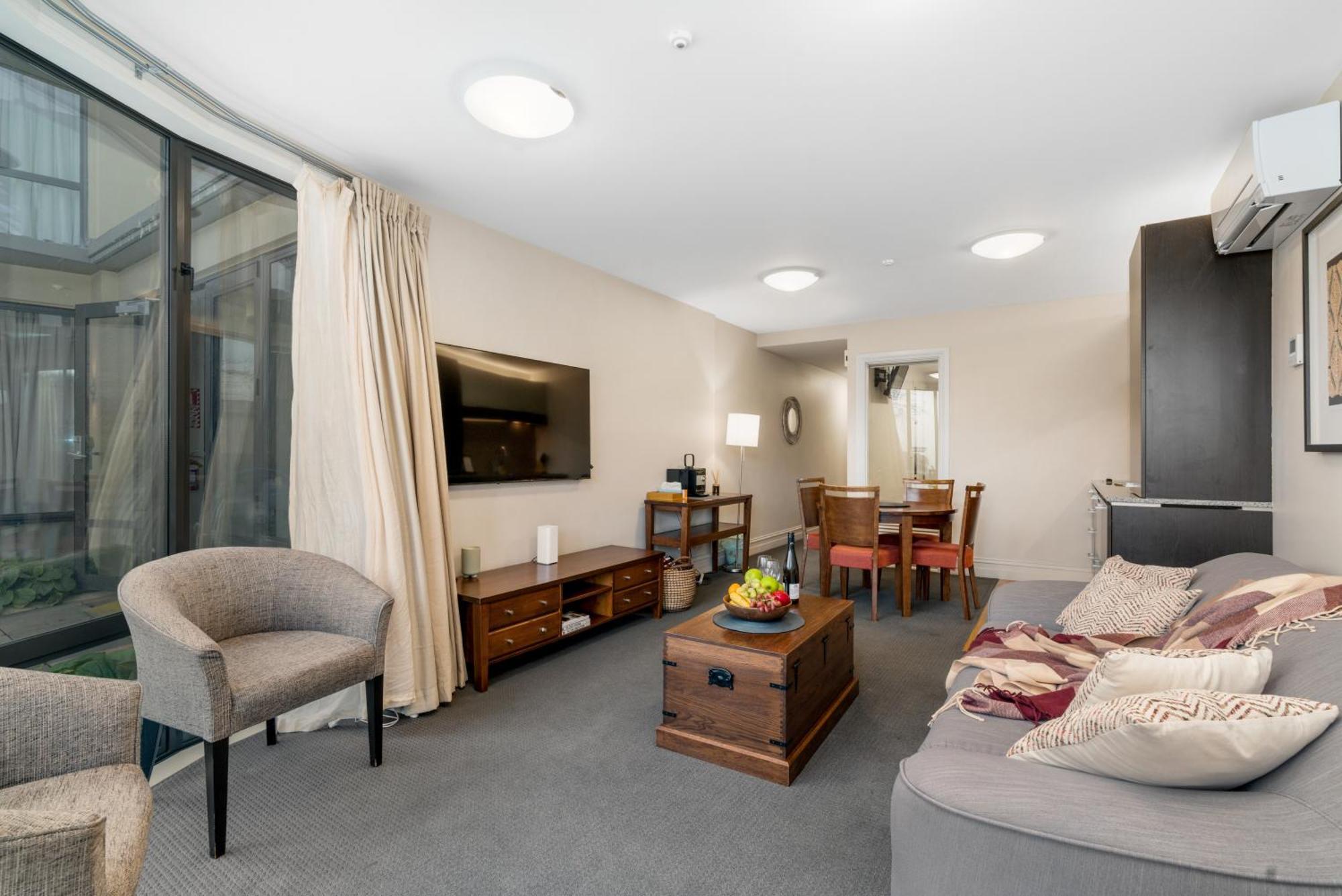 The Beacon - 2 Bedroom Town Center Apartment Куийнстаун Екстериор снимка